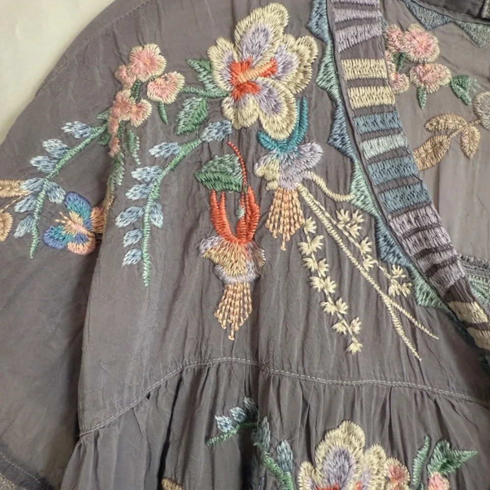 Johnny Was Short Sleeve Gray Blouse Colorful Romantic Embroidered Flowers Medium - Picture 5 of 15